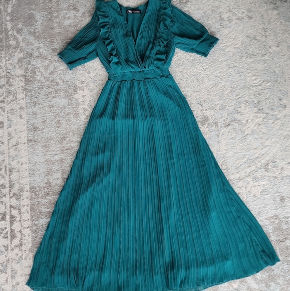 Pleated Dress - Picture 3 of 3